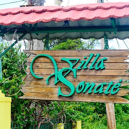 Villa Sonate Runaway Bay Exterior foto